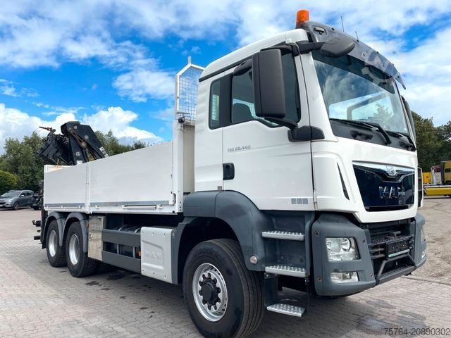 LKW mit Pritsche (offen) MAN TGS 26.440/Pritsche/Hiab 211 EP-3/FUNK/6x6 Hydro