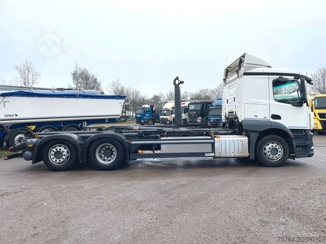 Abrollkipper MERCEDES-BENZ 2543 Actros/Meiler Abroller RS21.70/Funk/Gelenkt