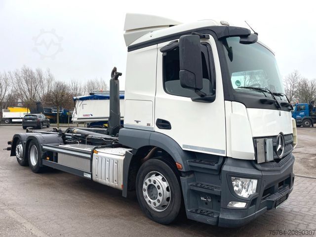 Abrollkipper MERCEDES-BENZ 2543 Actros/Meiler Abroller RS21.70/Funk/Gelenkt