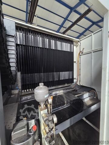 Universal machining center AXA VHC 2 - 3000