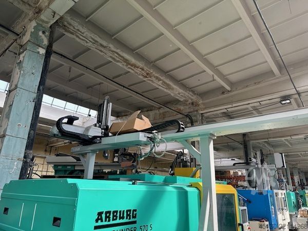 Injection molding machine Arburg 570S 2200-290/100/100
