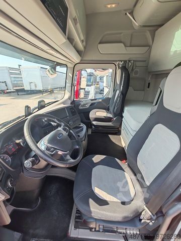 Standard tractor unit FORD F-MAX 500