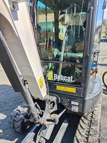 Mini excavator Bobcat E26