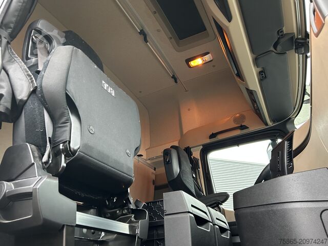 Standard tractor Mercedes-Benz Actros 1842 Gigaspace / 430 dkm / NL Truck / AP...