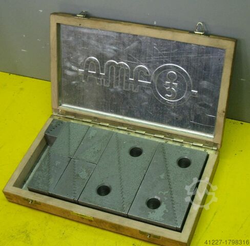 Universal clamping pad set in a wooden box AMF amf 6500 H