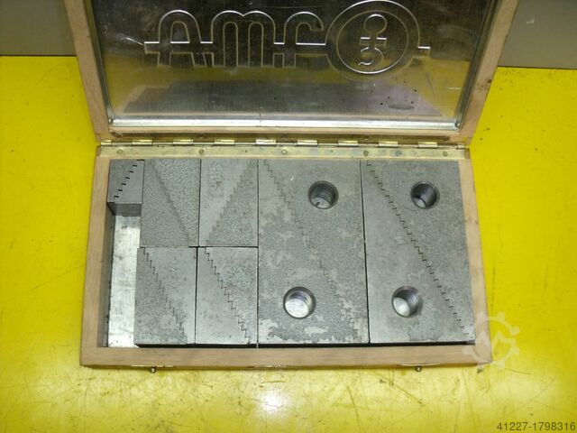 Universal clamping pad set in a wooden box AMF amf 6500 H