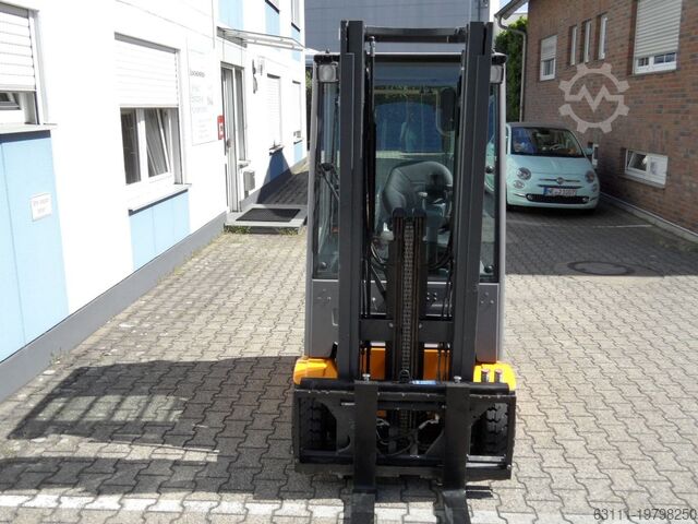 Elektro 3 Rad-Stapler Jungheinrich EFG 213 - Freihub - aufgearbeitet - wenig Stunden