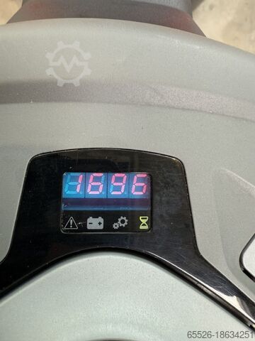 High Lift stacker Toyota SWE 145 L / 1710 Std. / AKKU NEU