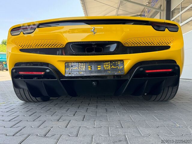 Van FERRARI 296 GTB Coupe