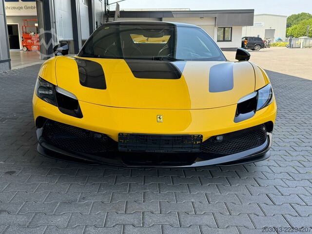 Van FERRARI 296 GTB Coupe