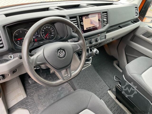 Pick-up van VOLKSWAGEN Crafter 35 L2 DoKa/ AC/ Standhzg./ 6 Sitze/ AHK