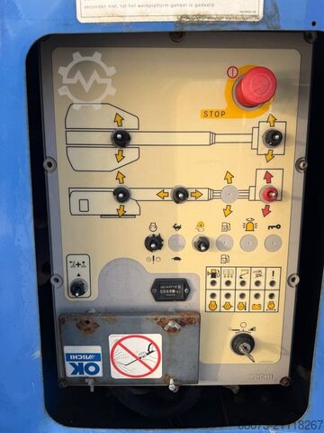 Teleskopbühne Aichi SR 12 C