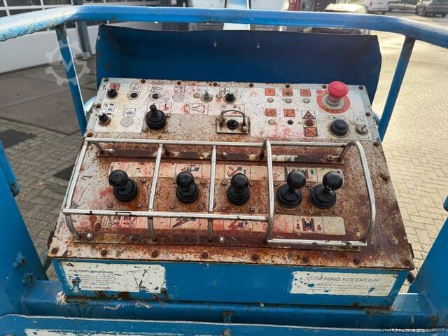 Teleskopbühne Aichi SR 18 A