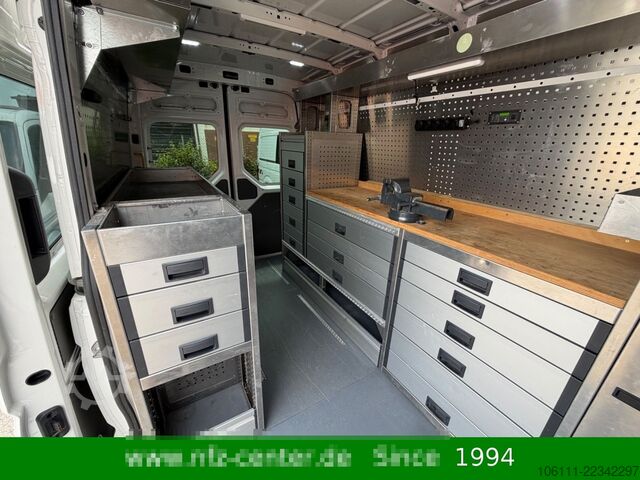 Minibus VW Crafter Kasten 35 mittellang Hochdach 4MOTION