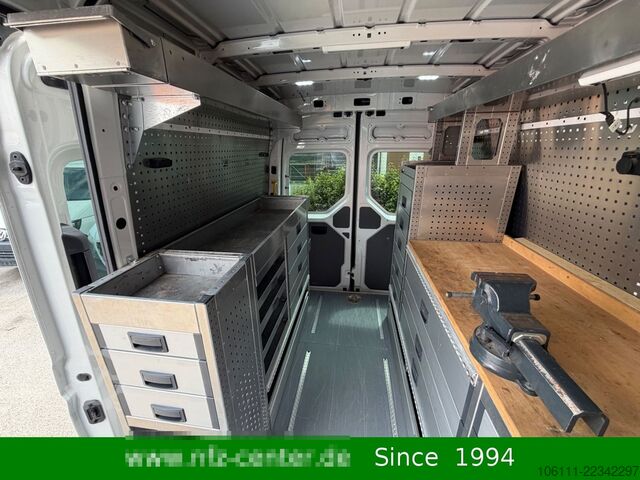 Minibus VW Crafter Kasten 35 mittellang Hochdach 4MOTION