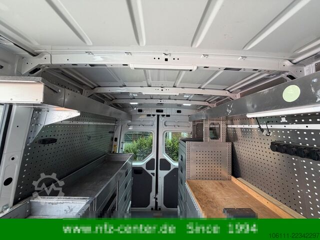 Minibus VW Crafter Kasten 35 mittellang Hochdach 4MOTION