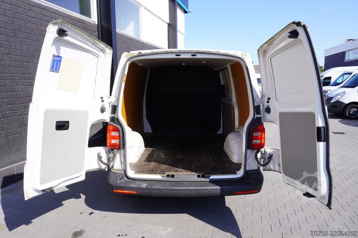 Delivery van Volkswagen Transporter 2.0 TDI - EURO 6 - Airco - Navi - C...