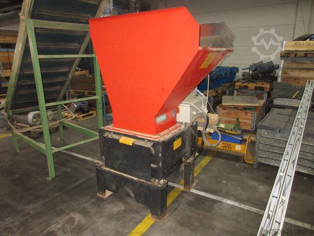 Schredder 4 Wellenschredder Hächsler Untha Zerkleinerer RS30 4S Shredder Rotorschere Zerkleinerer Vorschredder