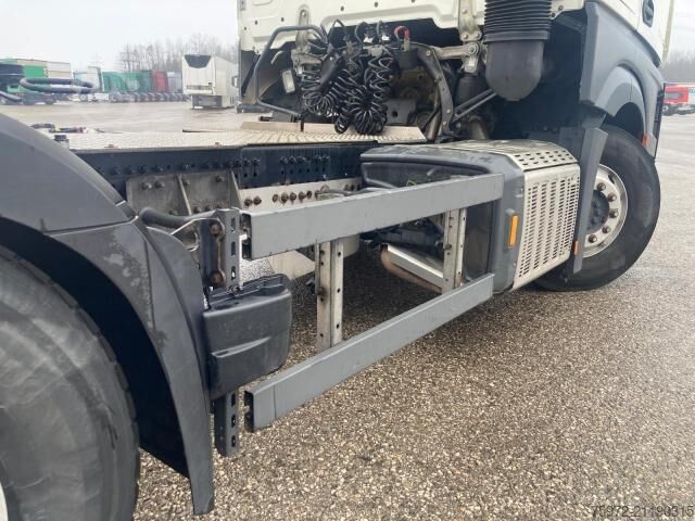 Hazardous materials truck  Actros 1846LS ADR BENZIN