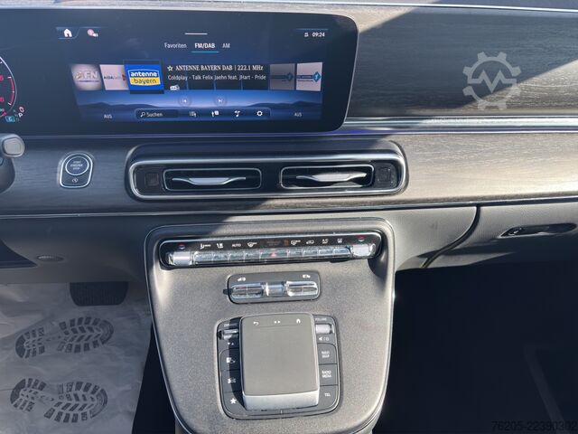 Minibus Mercedes-Benz V 300 d AVANTGARDE Extralang 360 ACC AHK AUT LM