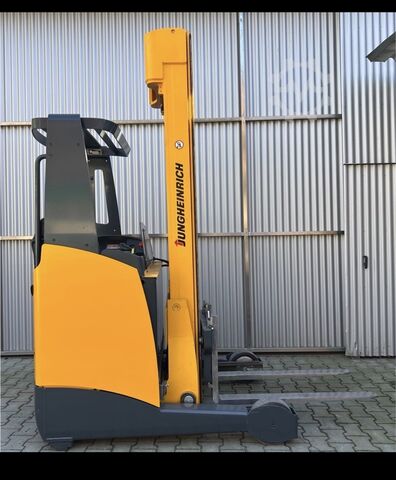 Jungheinrich ETV 214 Schubmaststapler Batterie Bj. 2022; 6,8 m Hubhöhe Jungheinrich ETV 214