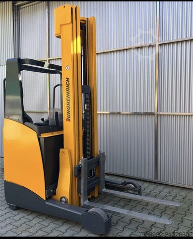 Jungheinrich ETV 214 Schubmaststapler Batterie Bj. 2022; 6,8 m Hubhöhe Jungheinrich ETV 214