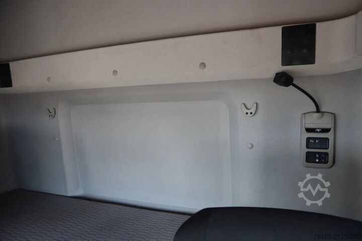 Box body DAF CF 410 Bak+Klep Dhollandia 2.000 kg Slaapcabine