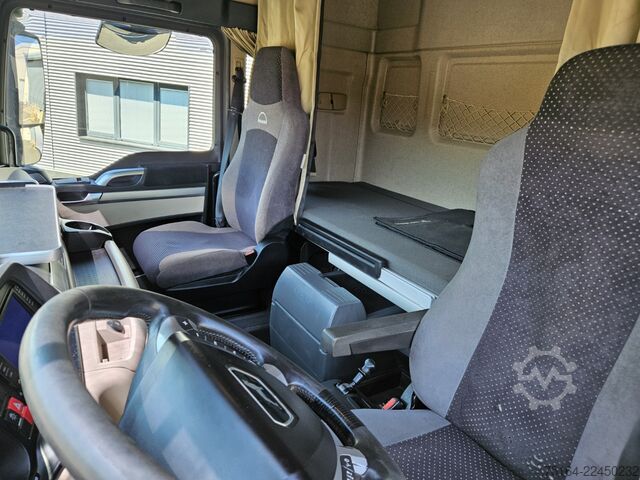Roll-off tipper truck MAN TGX 26.460 BL 6x2 Nachlauflenkachse