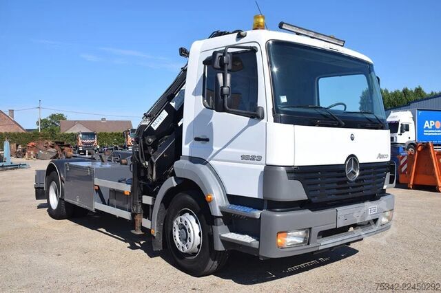 Hook arm system Mercedes-Benz Atego 1823 +Hooklift + MKG crane - 6x hydraulic