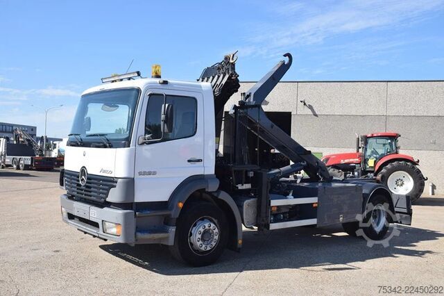 Hook arm system Mercedes-Benz Atego 1823 +Hooklift + MKG crane - 6x hydraulic