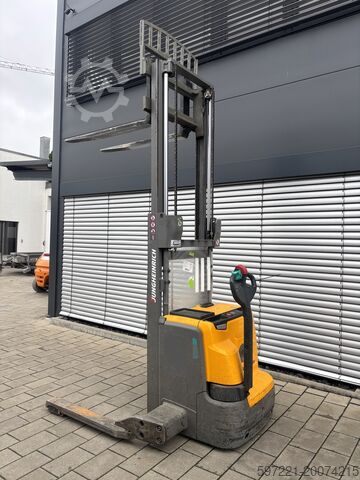 Palettenstapler Jungheinrich EJC 214b Lithium