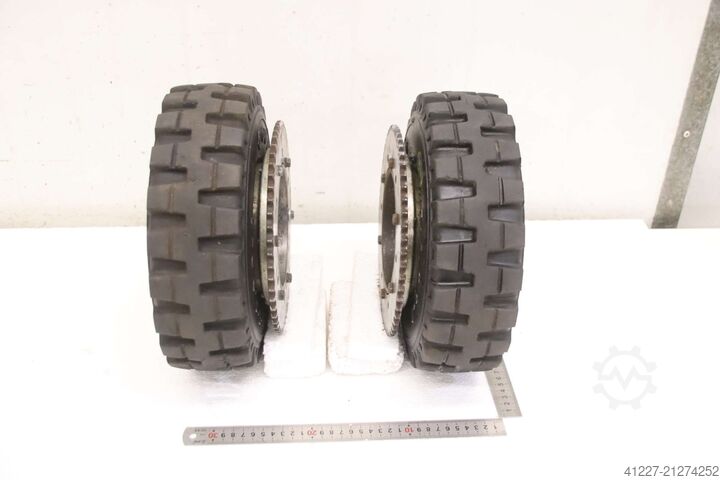 Vollgummi Reifen mit Felge und Zahnkranz Gumasol Softy 4.00-4