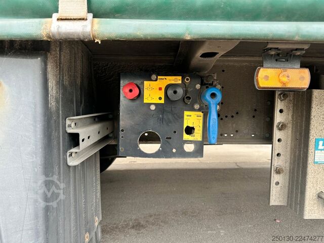 Open semitrailer with tarp SCHMITZ CARGOBULL SCB*S3T MegaTrailer Curtainsider Edscha
