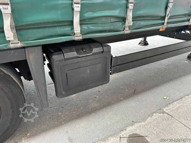 Open semitrailer with tarp SCHMITZ CARGOBULL SCB*S3T MegaTrailer Curtainsider Edscha