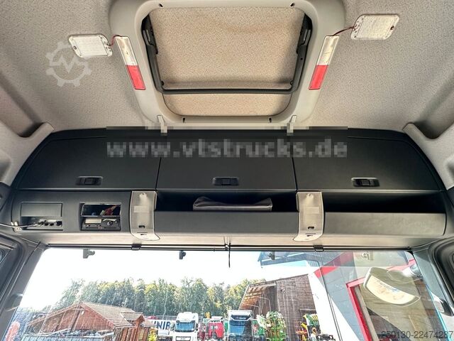 Heavy-duty truck MAN TGX 33.480 6x4 BLS NAVI KLIMA Intarder 83to