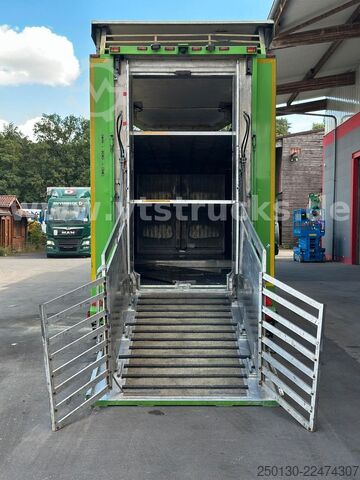 Horse transport trailer  Cuppers LVA 09-16 AL 3-Stock Viehanhänger,
