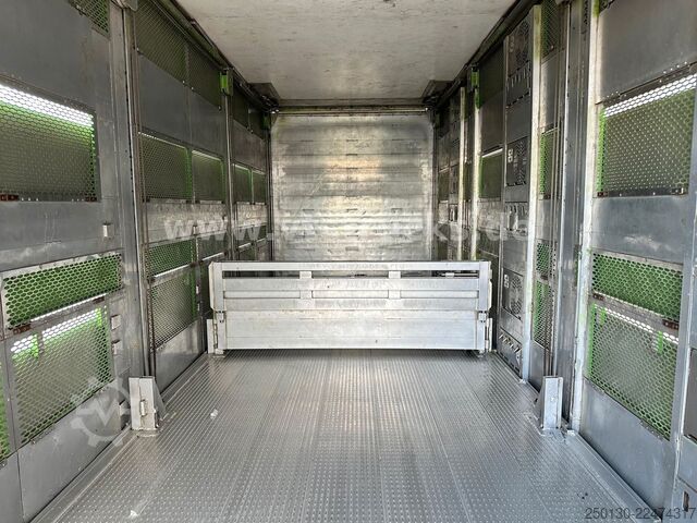 Cattle truck MAN TGX 26.440 6x2 3.Stock Cuppers Komplett-Zug