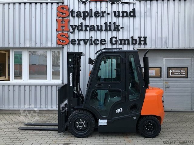 Dieselstapler Doosan D 30 NXP NeugerÀt