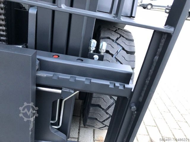 Diesel Forklift Doosan D 30 NXP    Neugerät