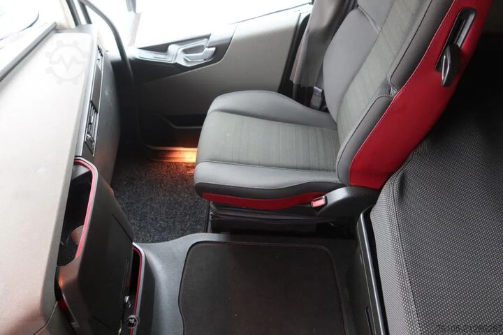 Standard-SZM Volvo FH 4x2 bed 2x Holland Truck