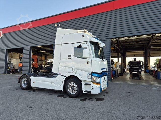 Standard tractor unit Renault T-Series