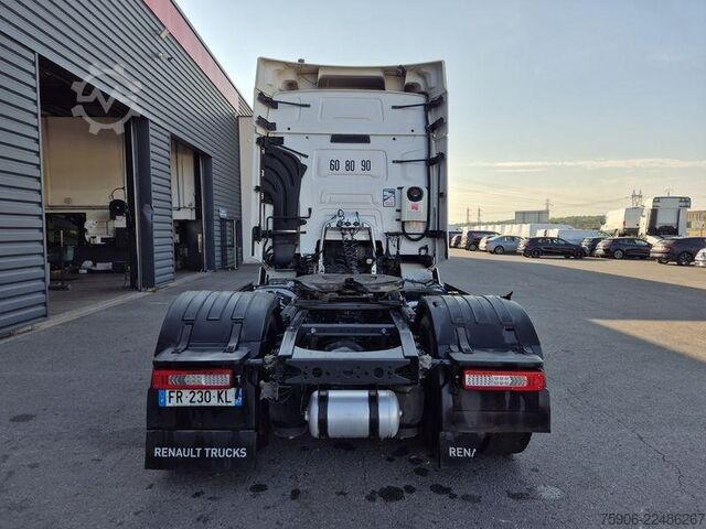 Standard tractor unit Renault T-Series