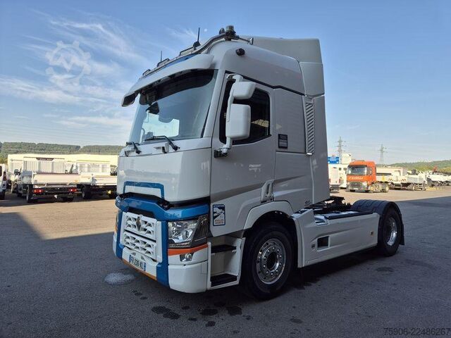 Standard tractor unit Renault T-Series