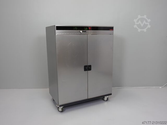 10°C to +250°C / 749 liters Memmert Universal - Wärmeschrank UFP 800
