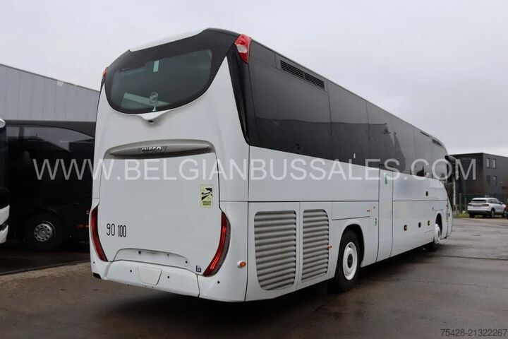 Motor coach Iveco Magelys / 12.8m / Lift / Full Option