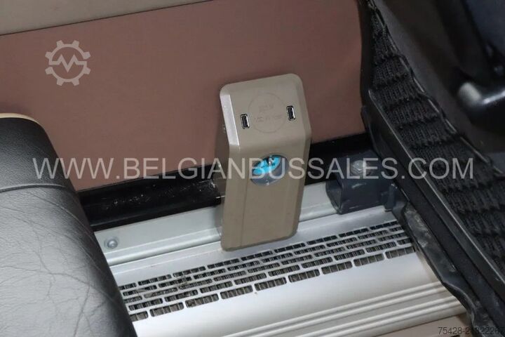 Motor coach Iveco Magelys / 12.8m / Lift / Full Option