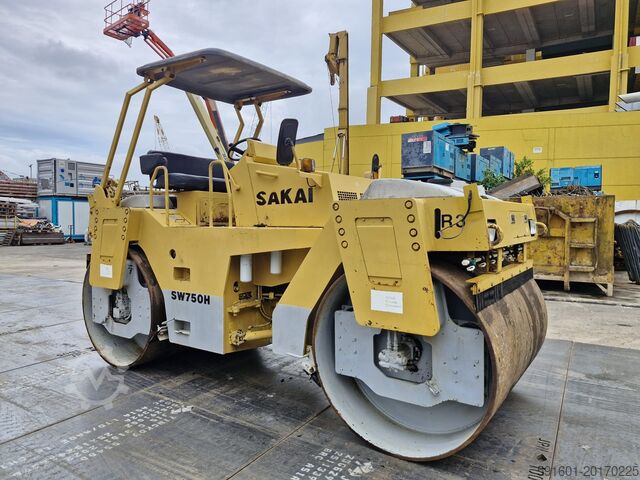 Tandem roller SAKAI SW750H