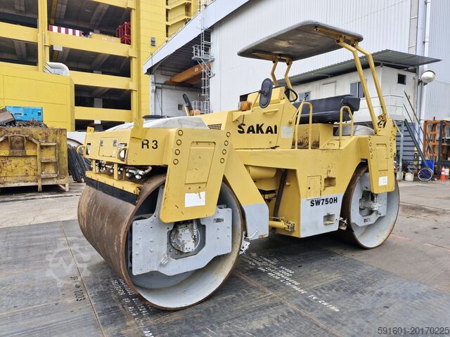 Tandem roller SAKAI SW750H