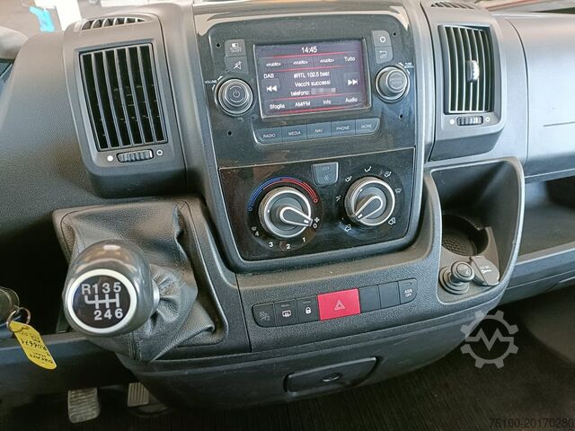 Box van with tail lift FIAT DUCATO 35