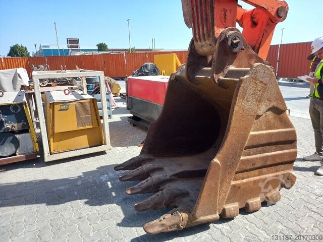 Long reach excavator Hitachi ZX 870 LC H-5G LR